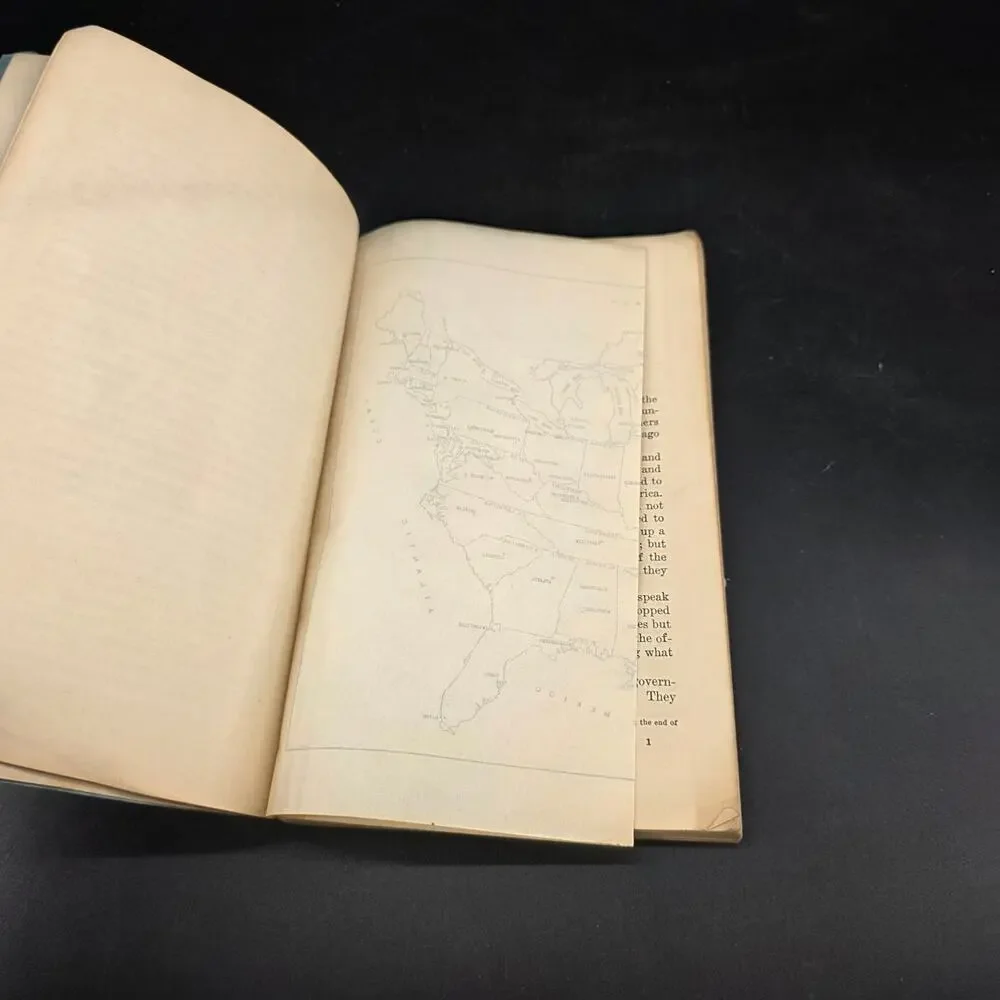 FEDERAL TEXTBOOK ON CITIZENSHIP Our Constitution & Government 1942 Map